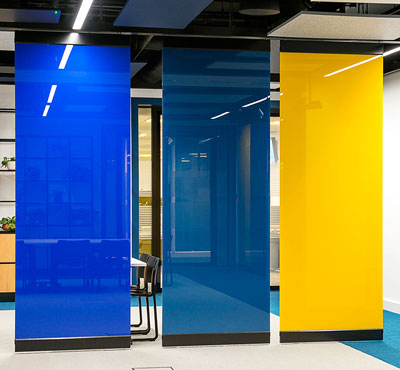 Writable Dividing Walls for Global Bank’s UK Offices